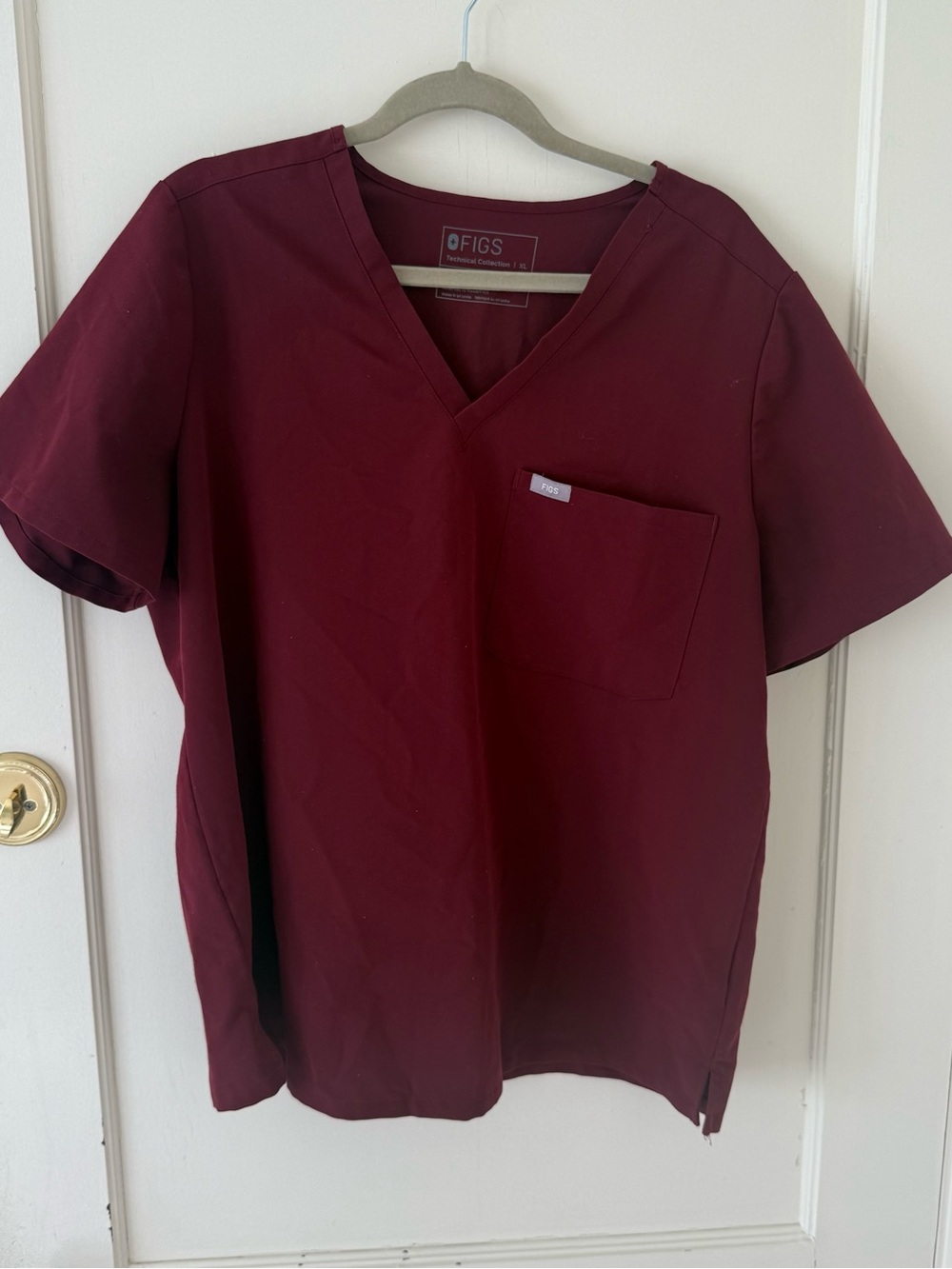 Catarina One-Pocket Scrub Top Burgundy